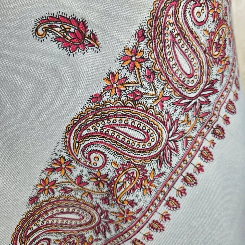 Oswal Shawl 100% Pure New Wool Light Gray Red Orange Paisley Pattern Fringe NWT